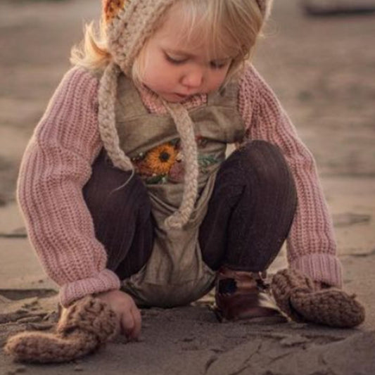 Vintage style Mittens on a string